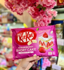 Kitkat Strawberry Cake ( Bánh Dâu) 10 Mini Nhật Bản